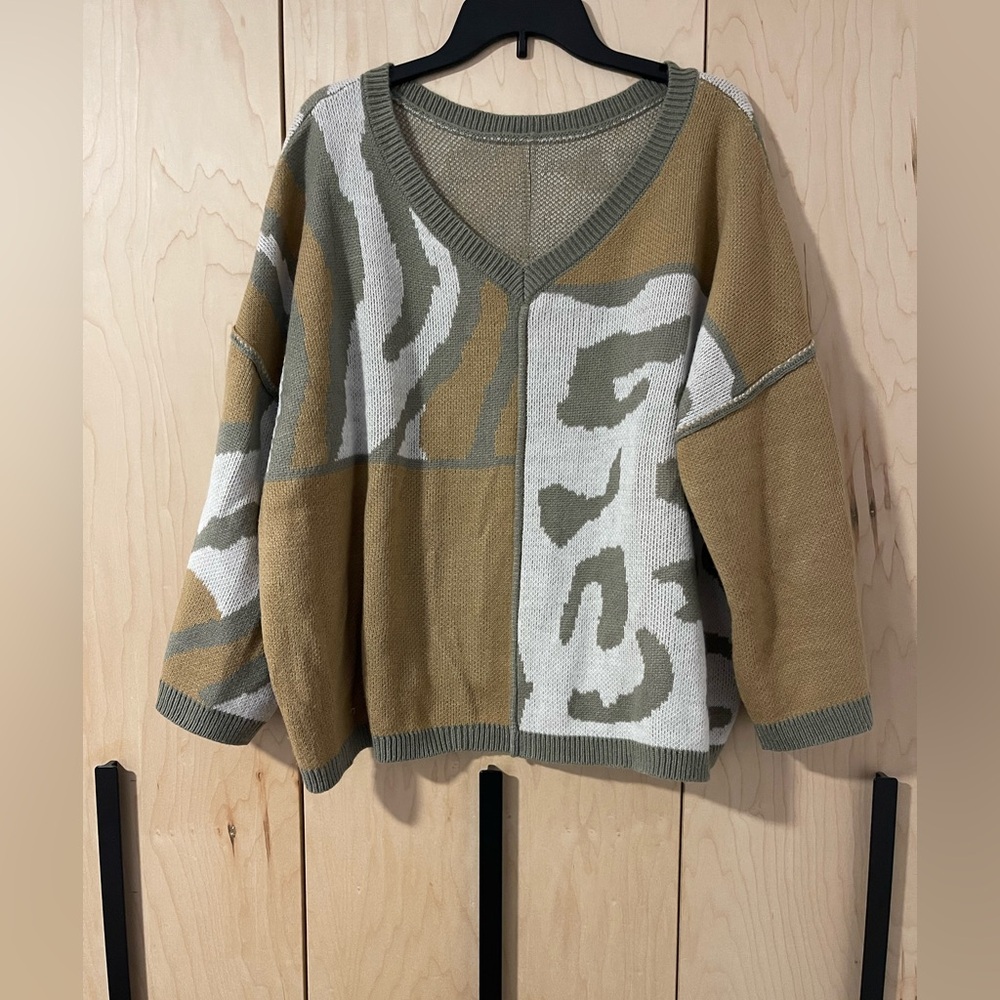 Boutique Leopard Animal Print Oversized V-Neck Wide Sleeve Sweater